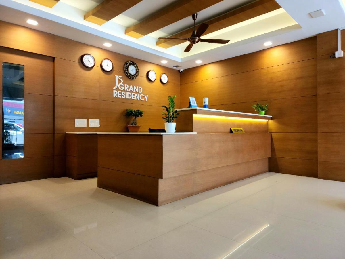 Js Grand Residency Otel Palakkad Dış mekan fotoğraf